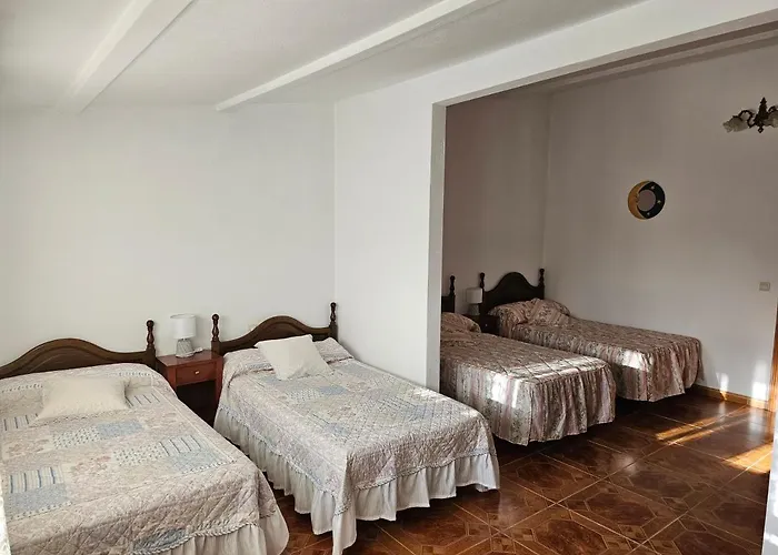 As Rosas Turisticos * Cambados